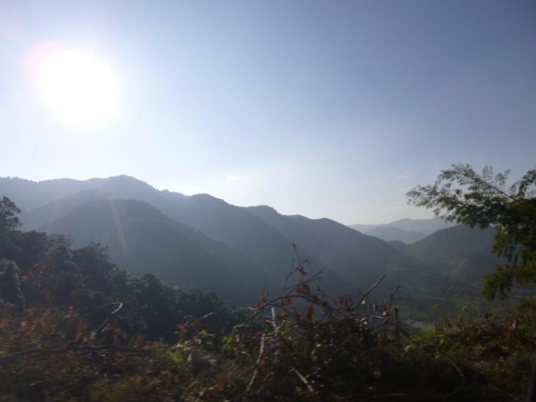 Il Laos in pullman, strade dissestate e panorami stupendi