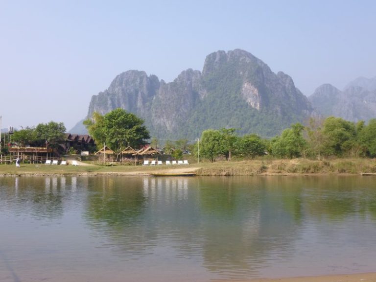 Vang Vieng e Nong Khiaw, riflessioni sul turismo in Laos