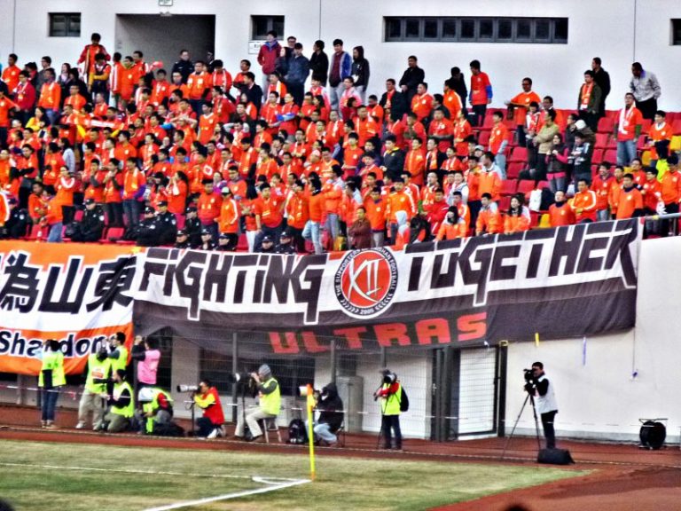 Allo stadio in Cina